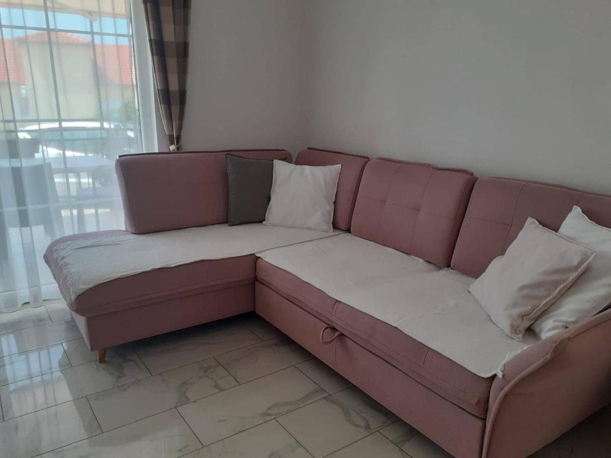 שיבניק Apartments Gveric מראה חיצוני תמונה