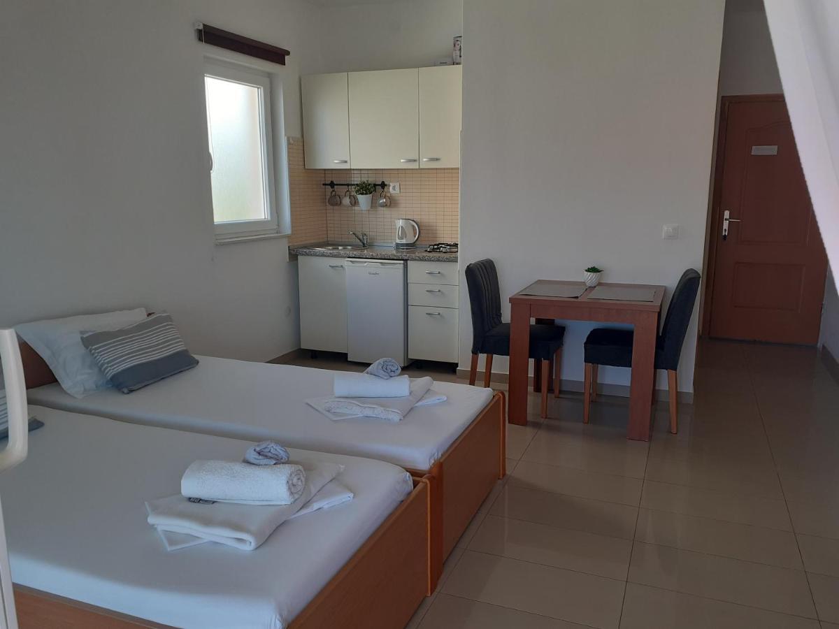 שיבניק Apartments Gveric מראה חיצוני תמונה