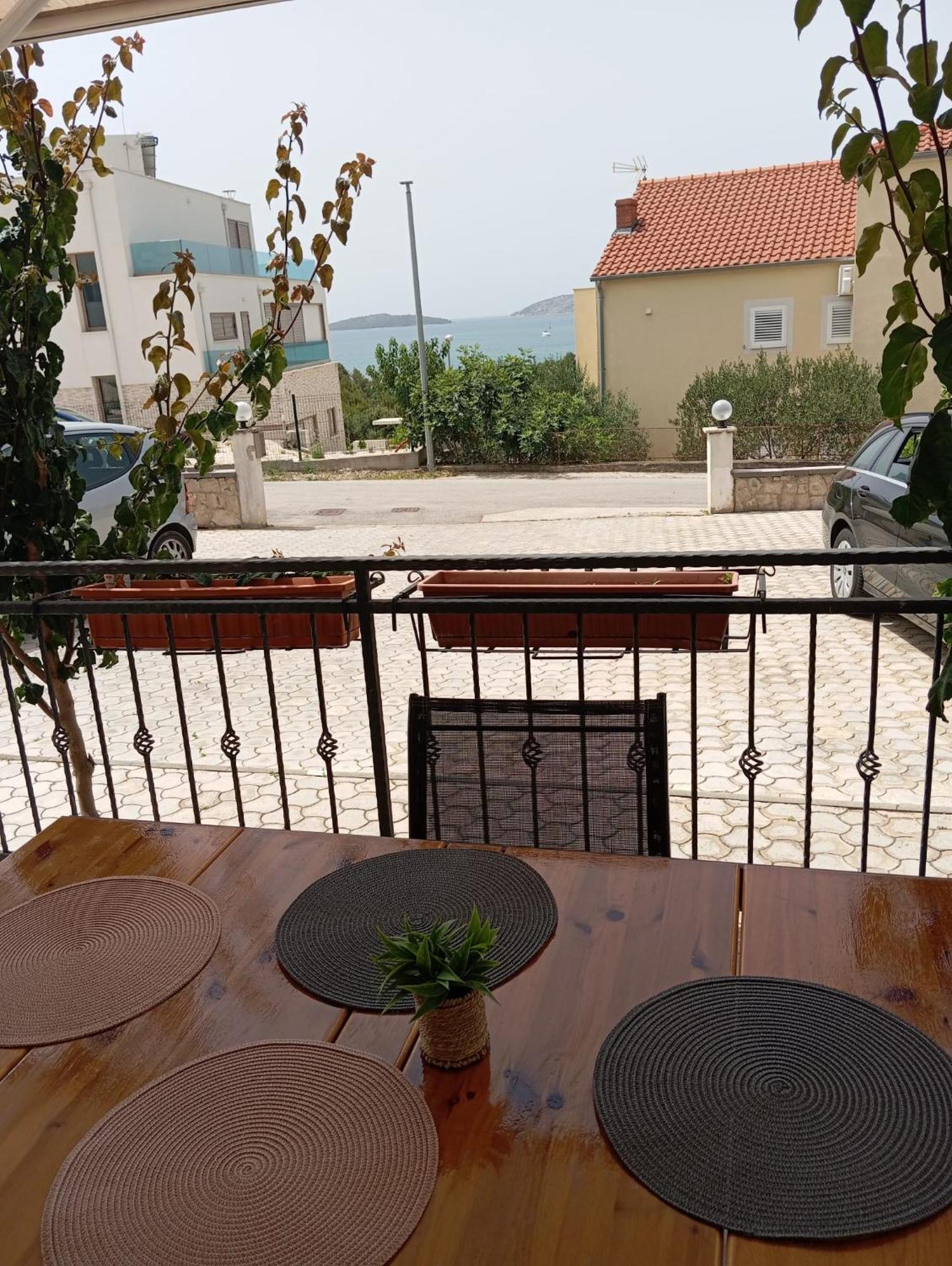שיבניק Apartments Gveric מראה חיצוני תמונה